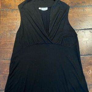 GILMORE Sleeveless Black Top